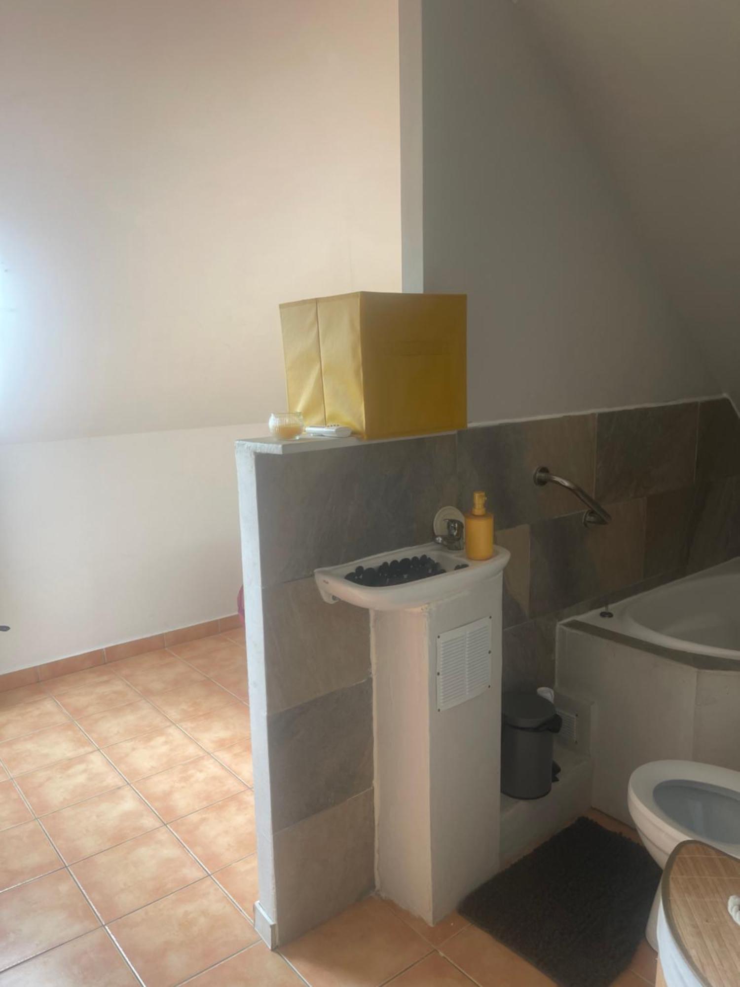 Casa Coliving Avec Chambre Salle De Bain Individuelles Privatives 생피에르 외부 사진
